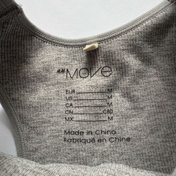 H&M MOVE WOMEN'S CROP TOP SPORTS BRA ATHLETIC SPORTSWEAR LONGLINE MEDIUM - Picture 2 of 5